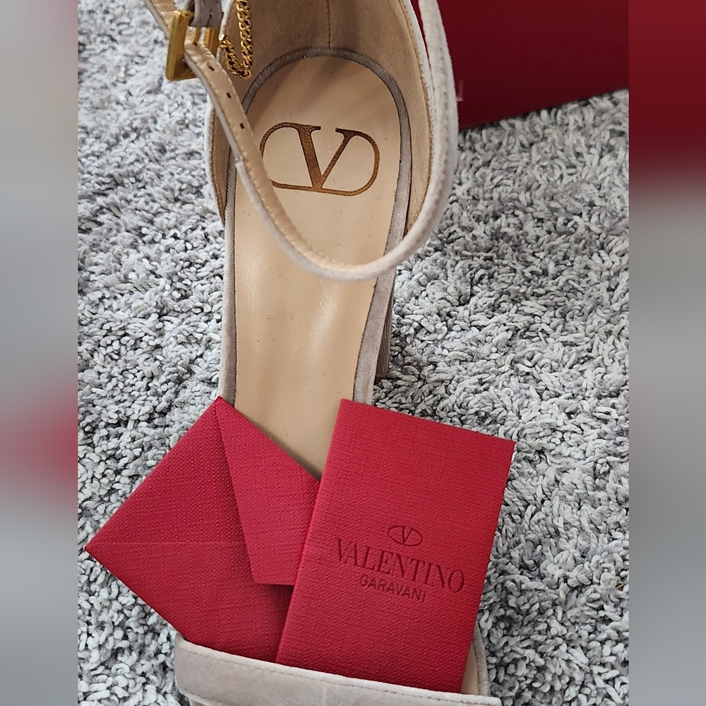 NWT Valentino Garavani Womens Sandals Velvet/leather Size 38 (8) Beige - Picture 5 of 5